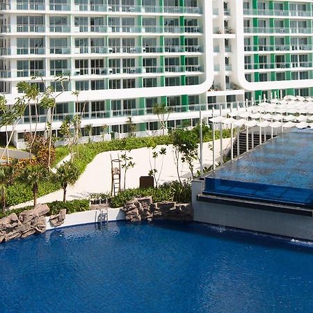 Azure C5 Man-Made Beach Balcony Multiple Units Manila Exterior foto