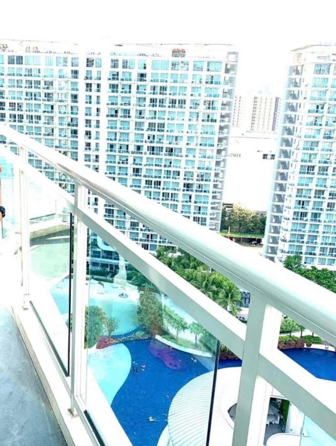 Azure C5 Man-Made Beach Balcony Multiple Units Manila Exterior foto