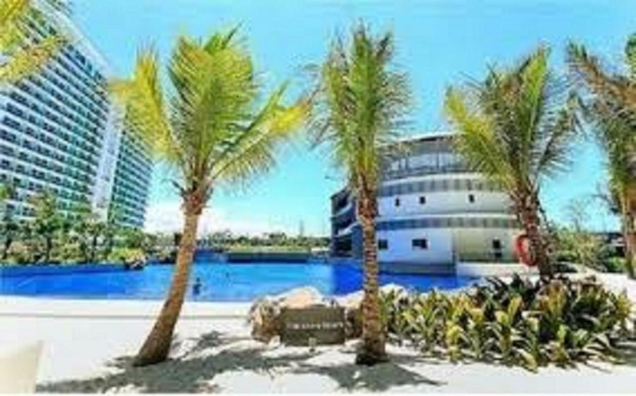 Azure C5 Man-Made Beach Balcony Multiple Units Manila Exterior foto