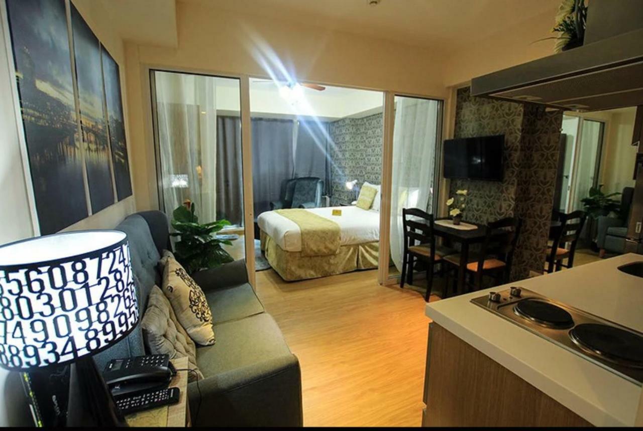 Azure C5 Man-Made Beach Balcony Multiple Units Manila Exterior foto