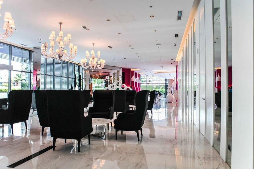 Azure C5 Man-Made Beach Balcony Multiple Units Manila Exterior foto