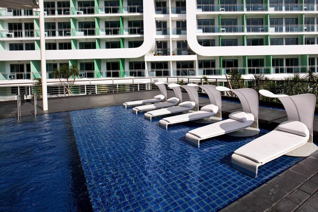 Azure C5 Man-Made Beach Balcony Multiple Units Manila Exterior foto